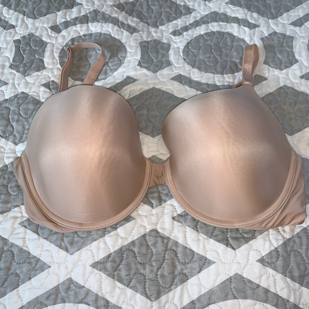 VICTORIA’S SECRET Perfect Coverage Bra. 38D
